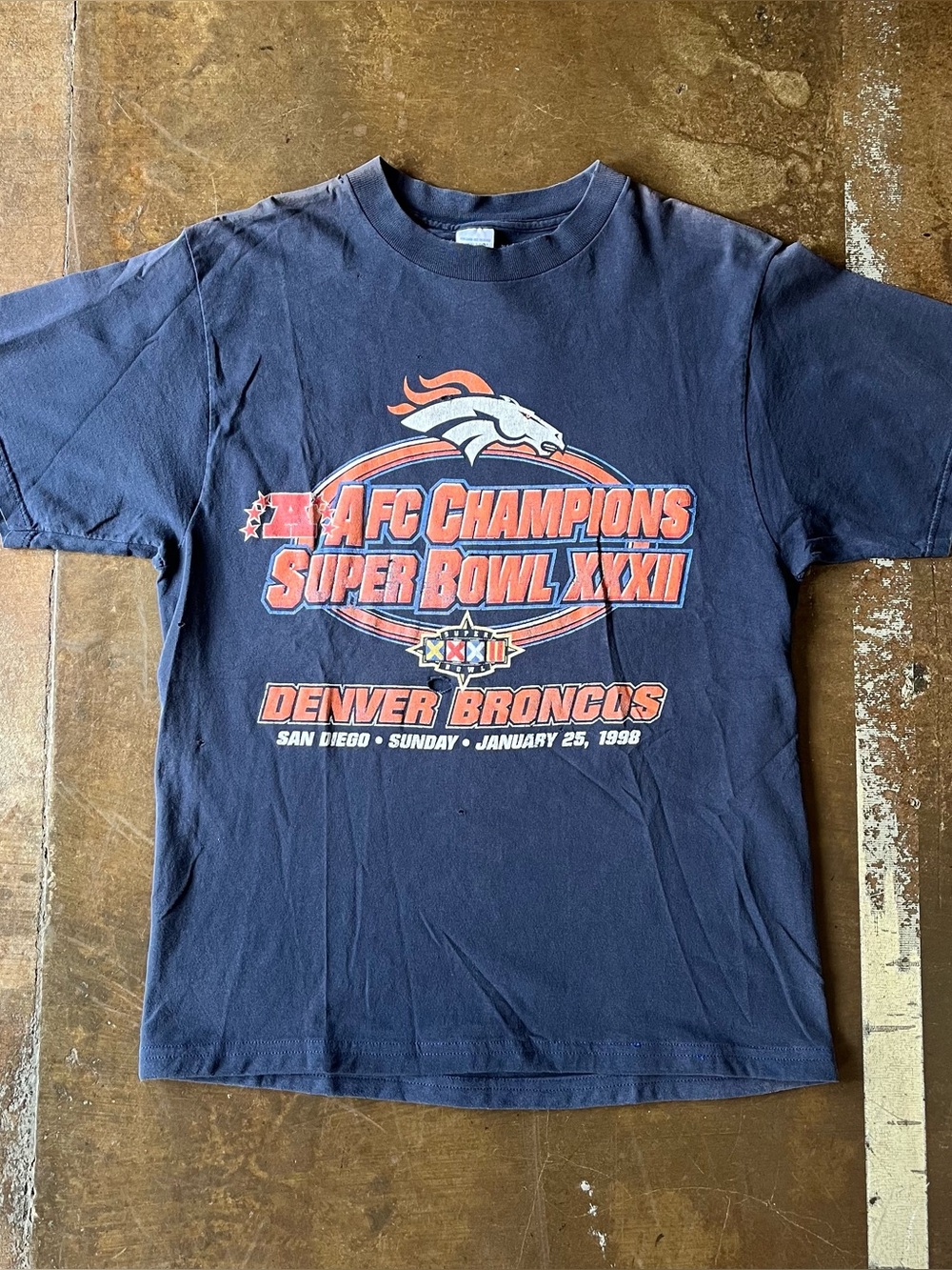 Vintage 1998 90s Denver Broncos AFC Champion Super Bowl XXXII Football Tee Large